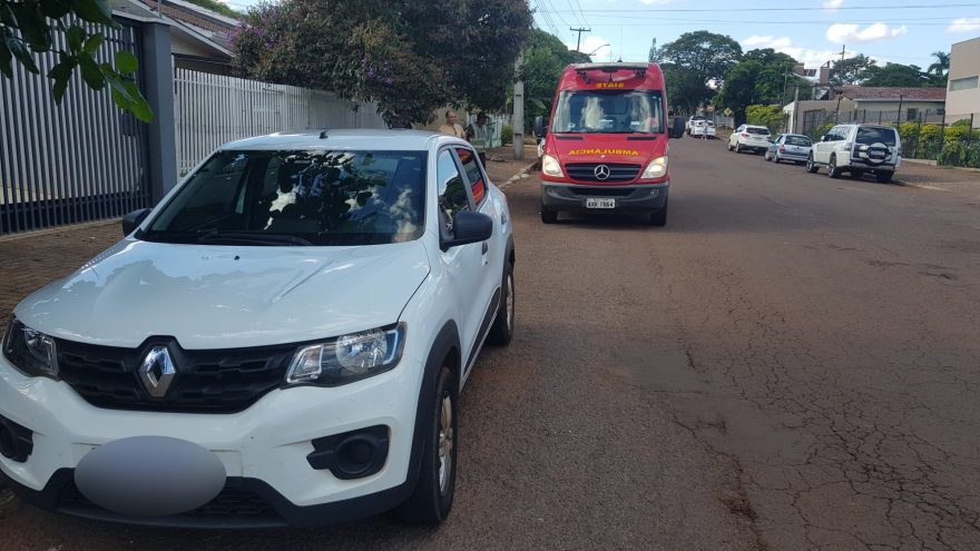 Moradora de rua é atropelada por Renault Kwid no Maria Luiza