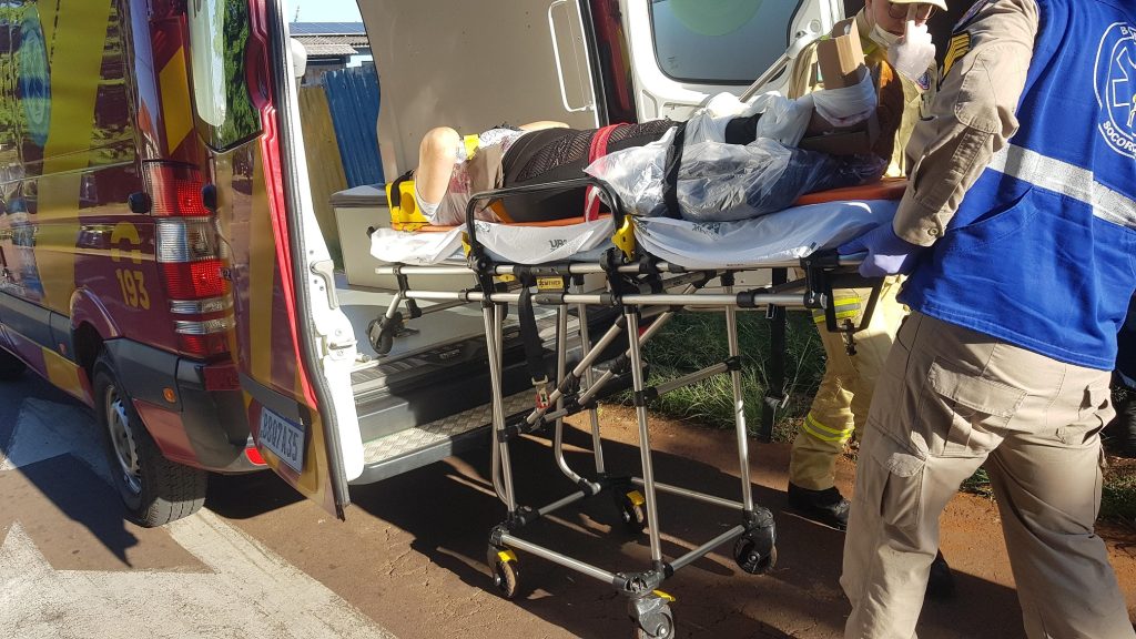 Mulher tem suspeita de fratura ao sofrer queda em construção no Bairro Coqueiral