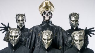 A ascensão do Papa Emeritus: A Mitologia por trás da banda Ghost