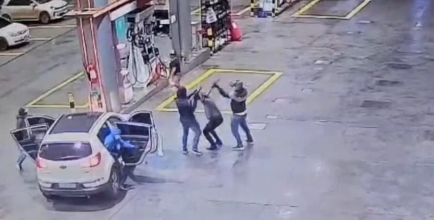 Cambistas são vítimas de assalto em posto de combustíveis; Prejuízo foi de cerca de R$ 300 mil