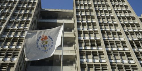 Imagem referente a Uerj isenta alunos de cursinhos populares da taxa para o vestibular