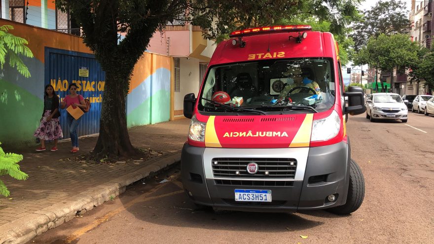 Mulher sofre fratura nos dedos após acidente com cilindro elétrico no Colégio Auxiliadora