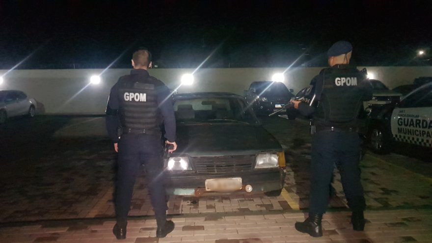 Monza furtado há quase um mês é localizado pela GPOM no Bairro Cascavel Velho