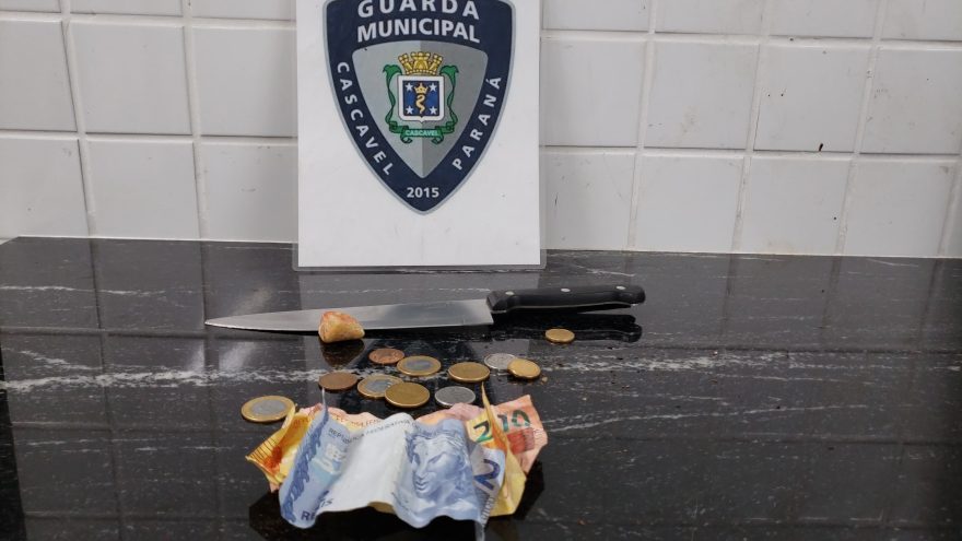 Dupla é detida pela GM após ser flagrada escondendo crack na rodoviária