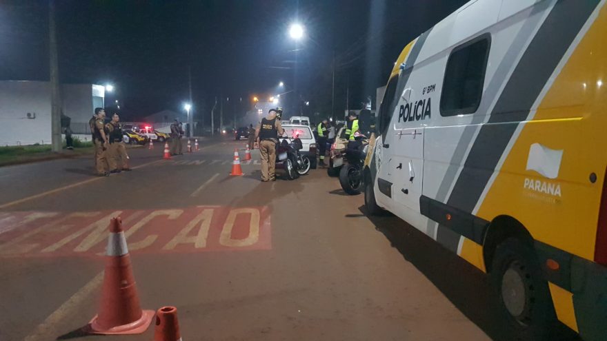 PM e Transitar realizam fiscalização de trânsito na Rua Gandhi, no Bairro Brasmadeira