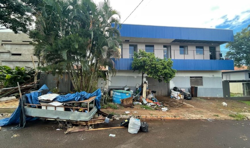 Após primeira morte por Dengue em Cascavel, moradores denunciam descarte irregular no Tropical