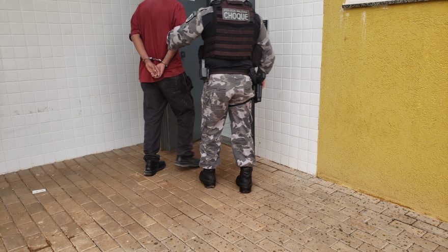 Com mandado de busca e apreensão em aberto, jovem é preso no Pioneiros