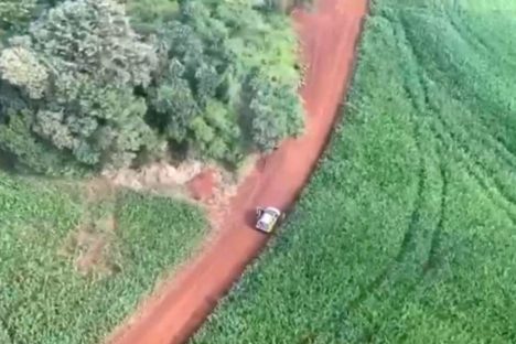 Helicóptero do Projeto Falcão ajuda a localizar suspeito de roubo preso pela PM na BR-369
