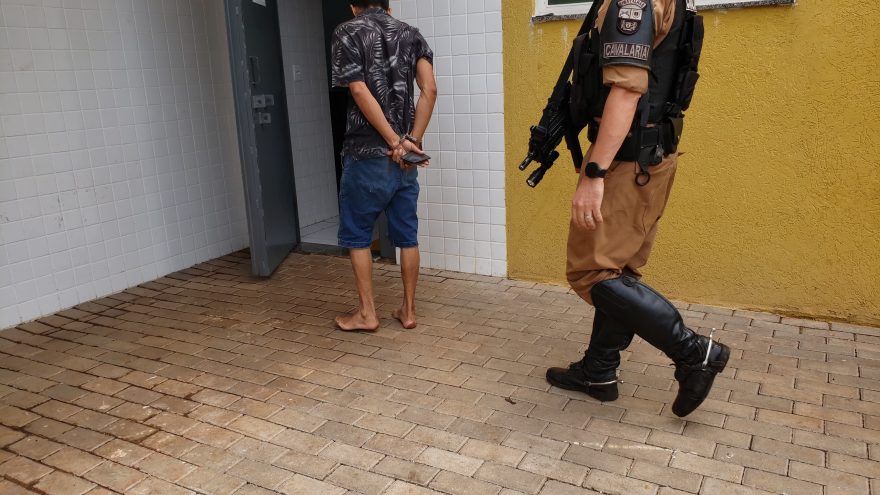 Mais um procurado pela Justiça é preso e levado para a Cadeia em Cascavel