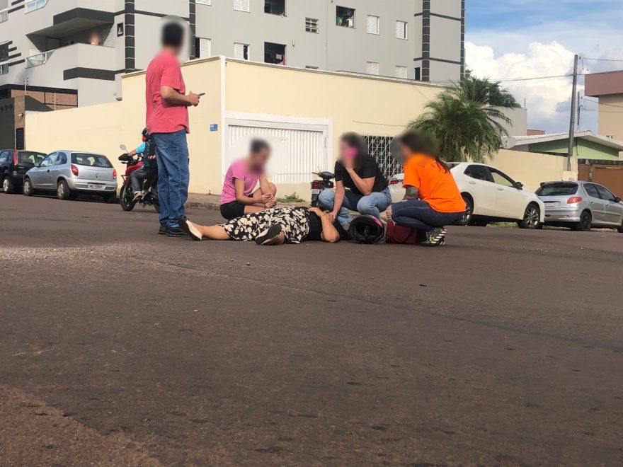 Condutora de Biz fica ferida em acidente na Rua da Bandeira