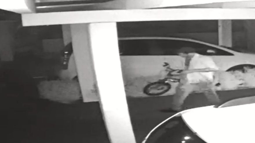 Ladrão furta bicicleta do Batman no bairro Cancelli