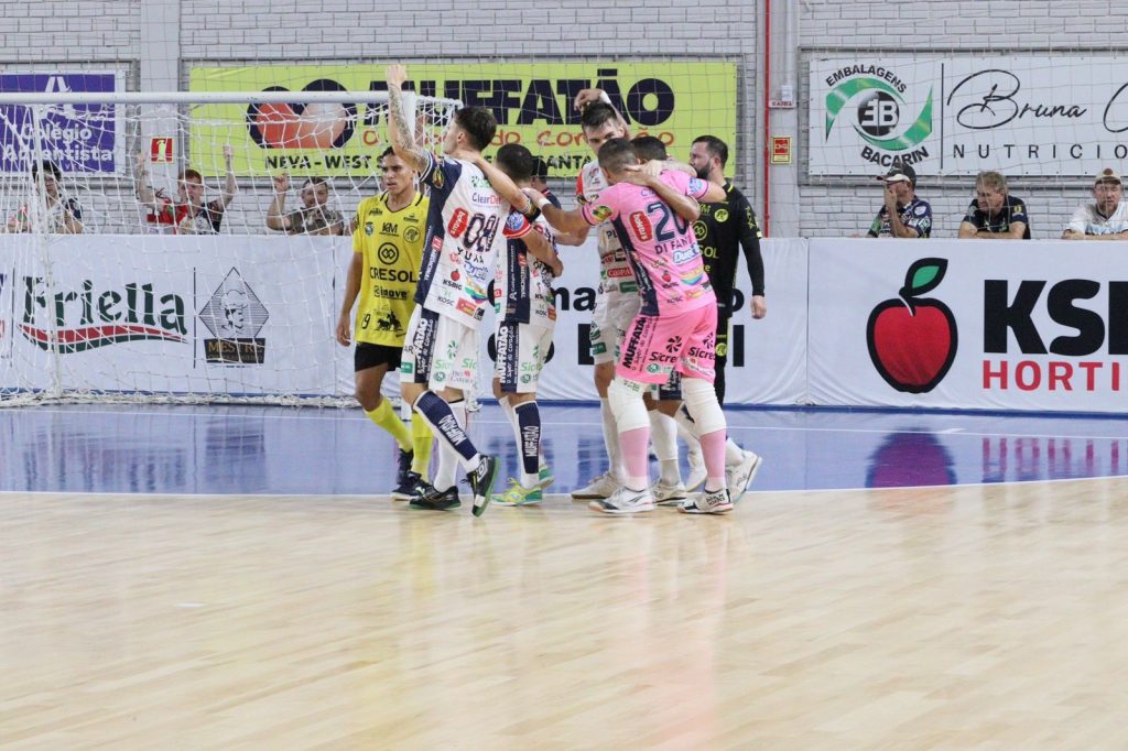 Cascavel Futsal vence amistoso contra o Xavantes, de Planalto