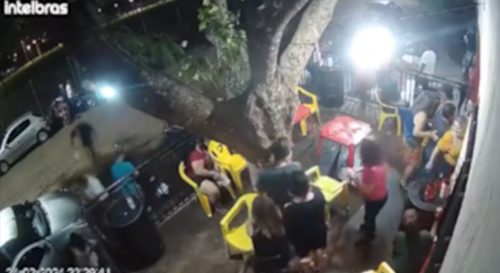 Imagem referente a Homicídio no Jardim Colonial: câmera flagra confusão e tiroteio em bar