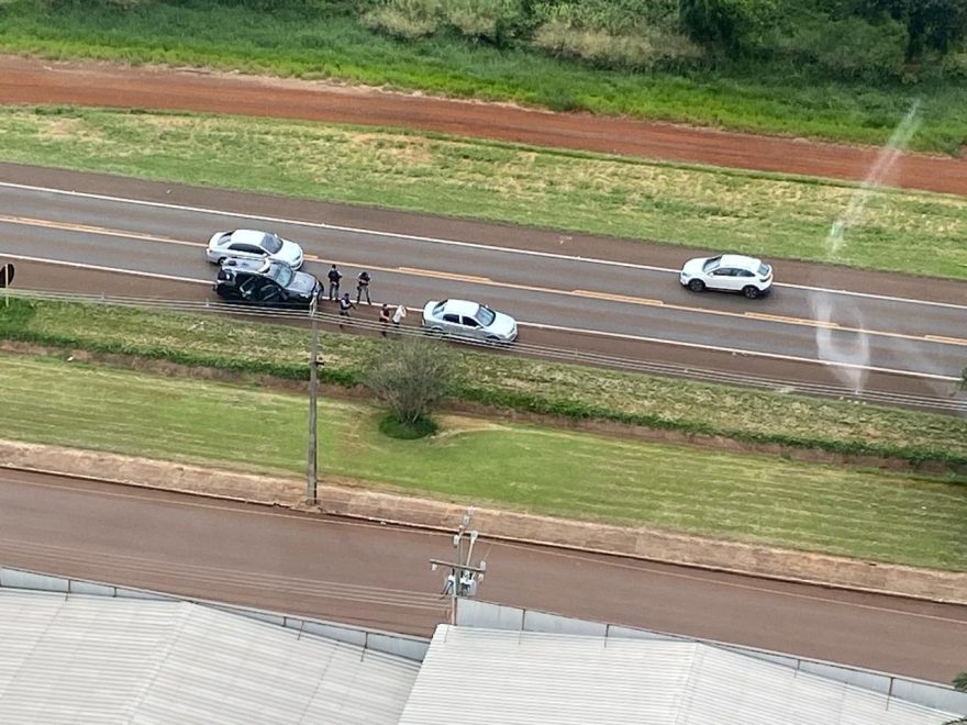 Imagens aéreas mostram perseguição de veículo Astra com contrabando