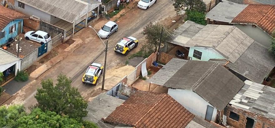 Imagens aéreas mostram abordagem a homem no Interlagos após disparo de arma de fogo