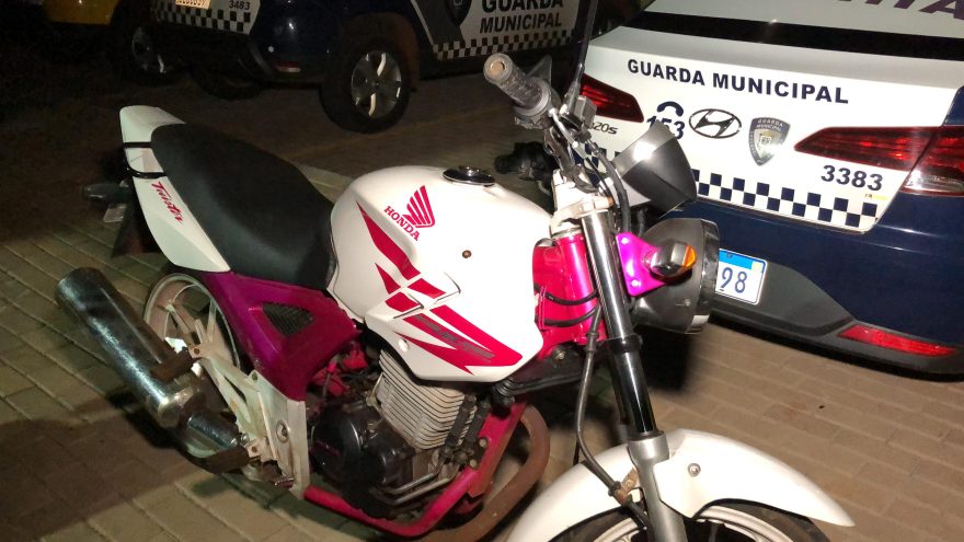 Honda Twister com queixa de furto é localizada pela GM no Periolo