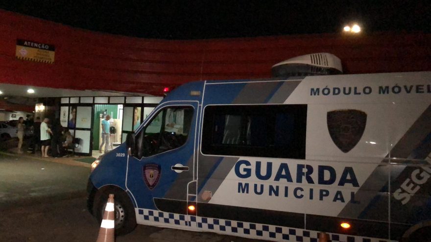 Três homens são vítimas de disparos de arma de fogo no bairro Santa Cruz
