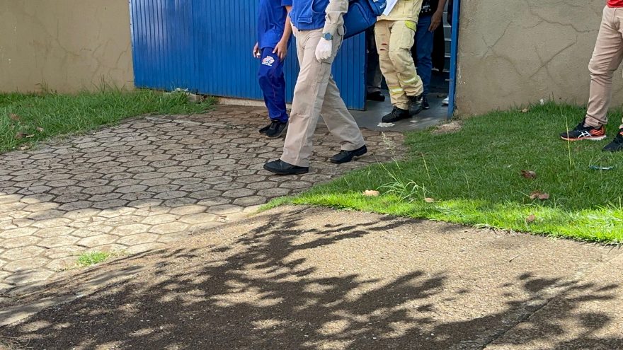 Adolescente sofre fratura no braço após cair no Colégio Costa e Silva