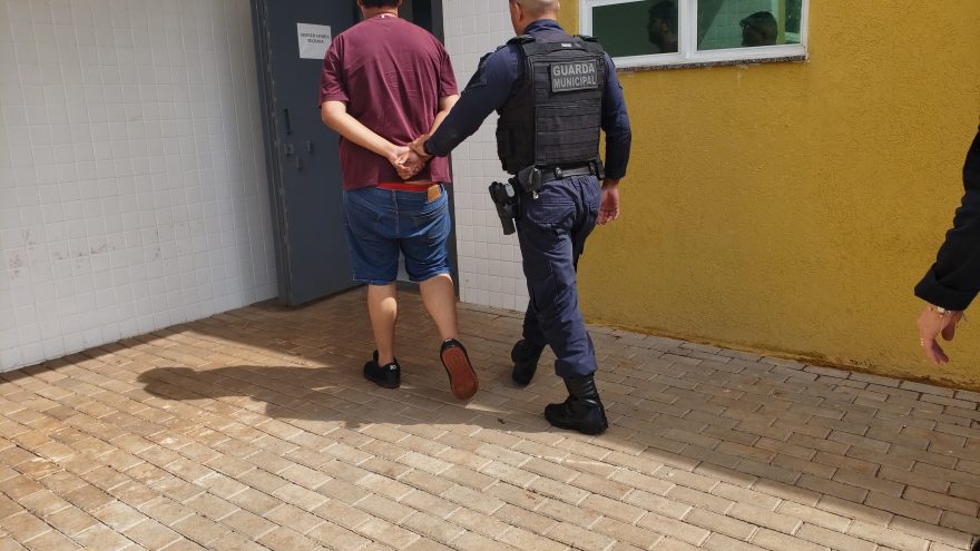 Durante briga, jovem encarna o Mike Tyson e morde a companheira, sendo detido pela Guarda Municipal