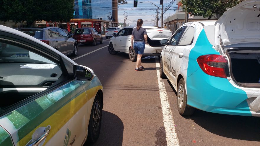 Carro da Secretaria de Saúde de Santa Tereza se envolve em acidente de trânsito em Cascavel