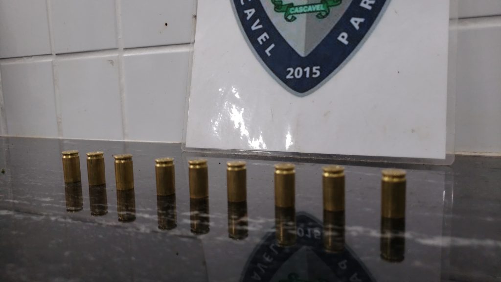 Homem é detido após denúncias de disparos de arma de fogo no Santos Dumont Homem é detido após denúncias de disparos de arma de fogo no Santos Dumont