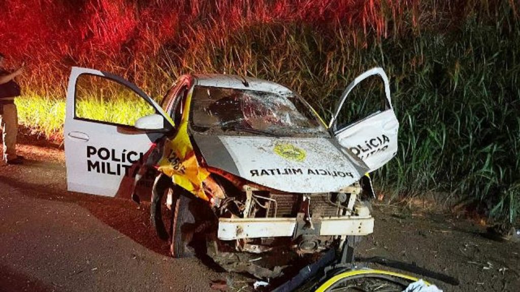 Policial fica ferido após viatura capotar na BR-272 entre Goioerê e Janiópolis Policial fica ferido após viatura capotar na BR-272 entre Goioerê e Janiópolis