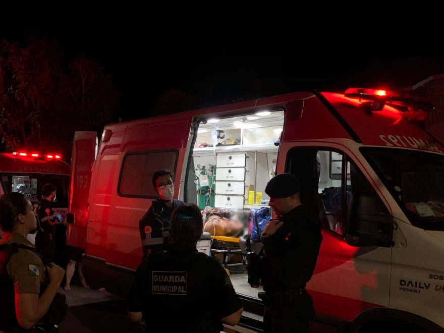 Homem destrói residência durante surto e é socorrido após overdose no Riviera