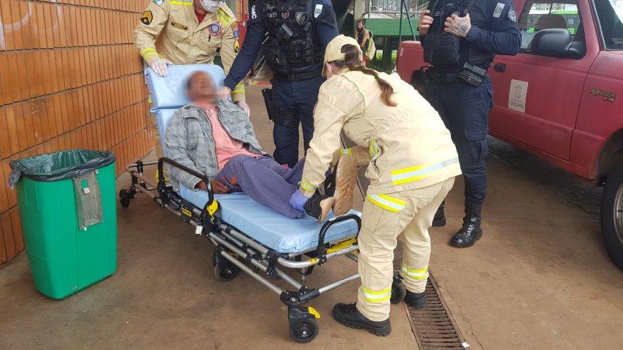 Após cair e bater a cabeça, homem é socorrido na Rodoviária de Cascavel