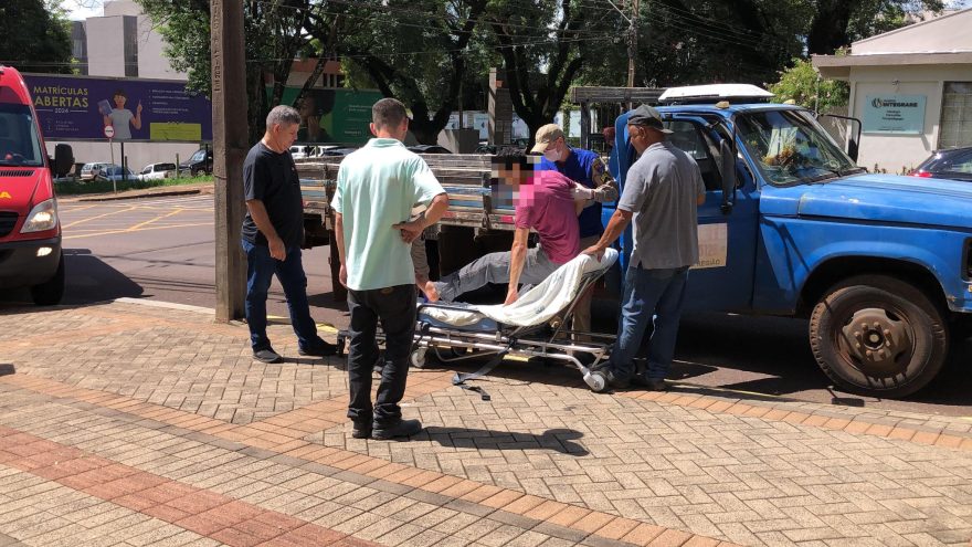 Motociclista fica ferido em colisão no Centro