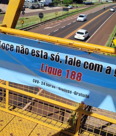 Imagem referente a Bombeiros resgatam mulher na passarela da BR-277 em Cascavel