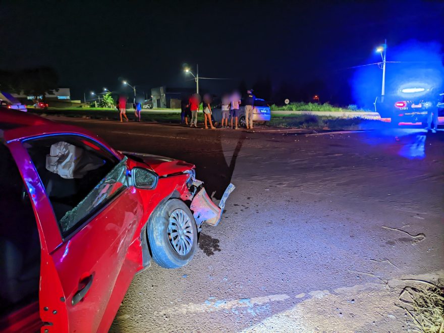 Saveiro e Fiesta se envolvem em colisão violenta na rodovia BR-467