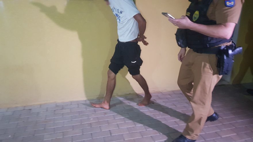 Quis cantar de galo, descumpriu medida protetiva e foi preso pela PM