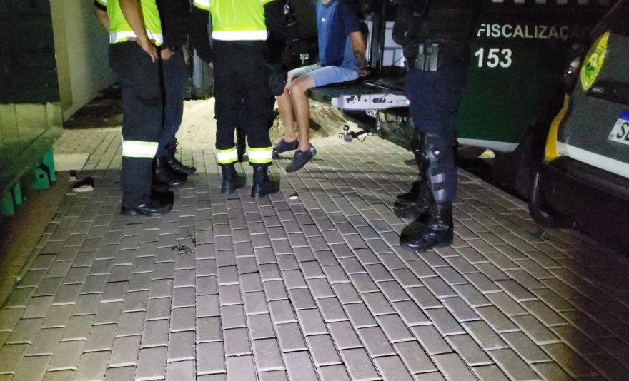 Piloto empina moto na frente da GM e acaba detido por embriaguez no Conjunto Riviera