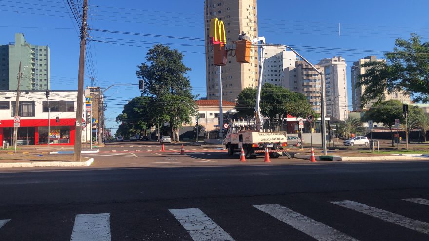 Mudança no trânsito: Após seis meses, Rua Riachuelo volta ser mão dupla