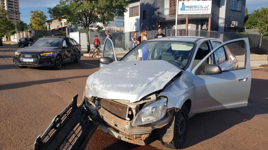 Acidente de trânsito deixa vítima ferida na rua Salgado Filho
