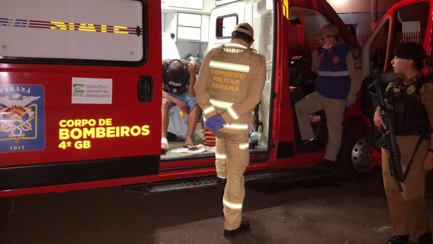 Com camelinho na mão, vítima de disparo de arma de fogo é socorrida pelo Siate no Jardim Los Angeles