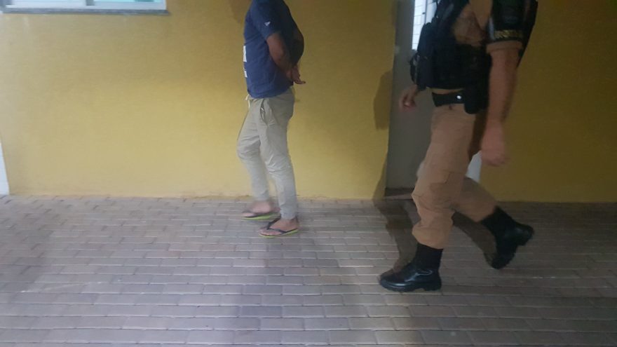 Homem que ameaçou ex-companheira e danificou Fiat Punto é preso pela ROTAM