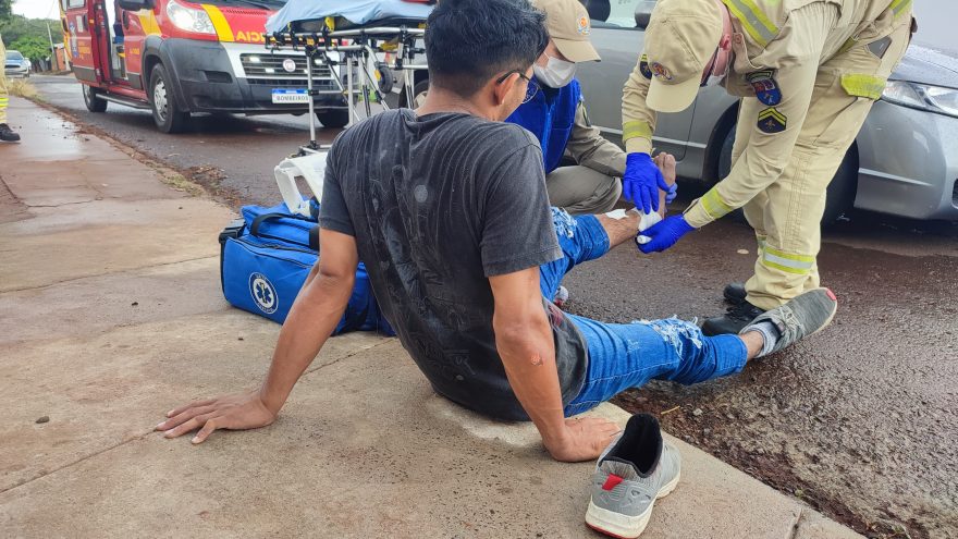 Homem e criança ficam feridos em acidente de moto na Rua Nurburgring