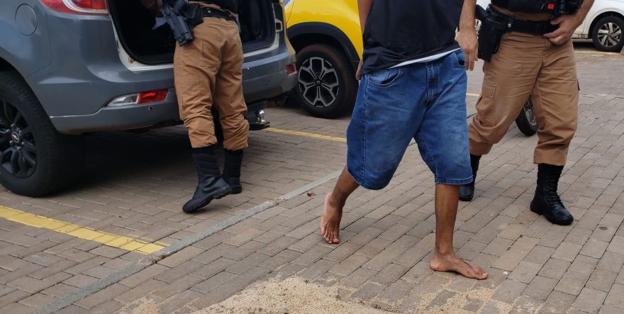 Rotam recupera motocicleta furtada e prende suspeito no bairro Interlagos