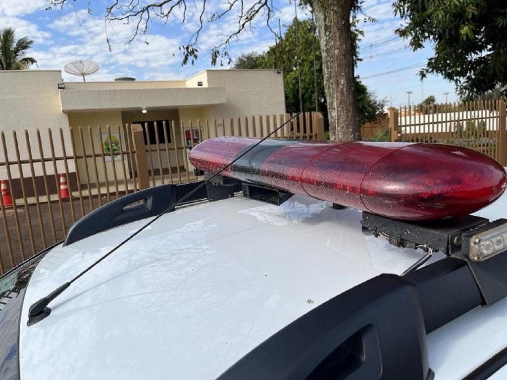 Marido chega em casa, tem outro em seu lugar e ainda apanha da esposa e da filha em Nova Santa Rosa Marido chega em casa, tem outro em seu lugar e ainda apanha da esposa e da filha em Nova Santa Rosa
