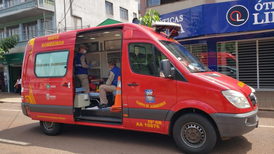 Motociclista fica ferida em acidente na Rua Rio Grande do Sul