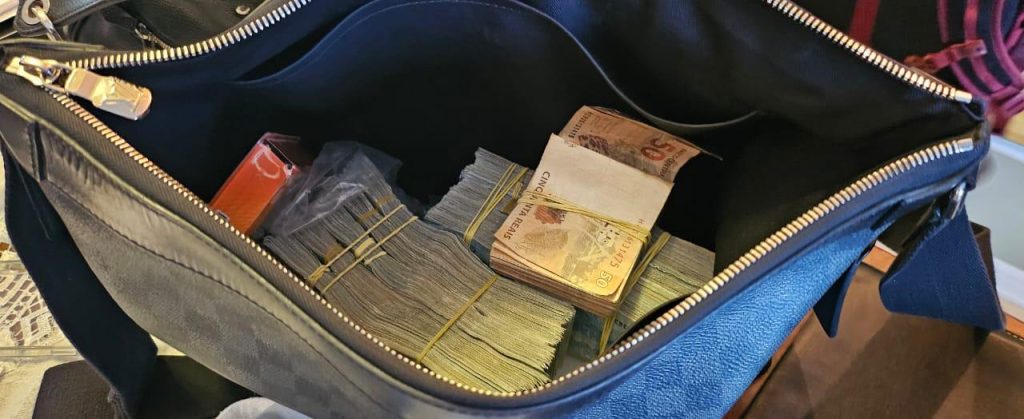 Follow the Money: PF deflagra operação que visa combater lavagem de dinheiro do tráfico de drogas Follow the Money: PF deflagra operação que visa combater lavagem de dinheiro do tráfico de drogas