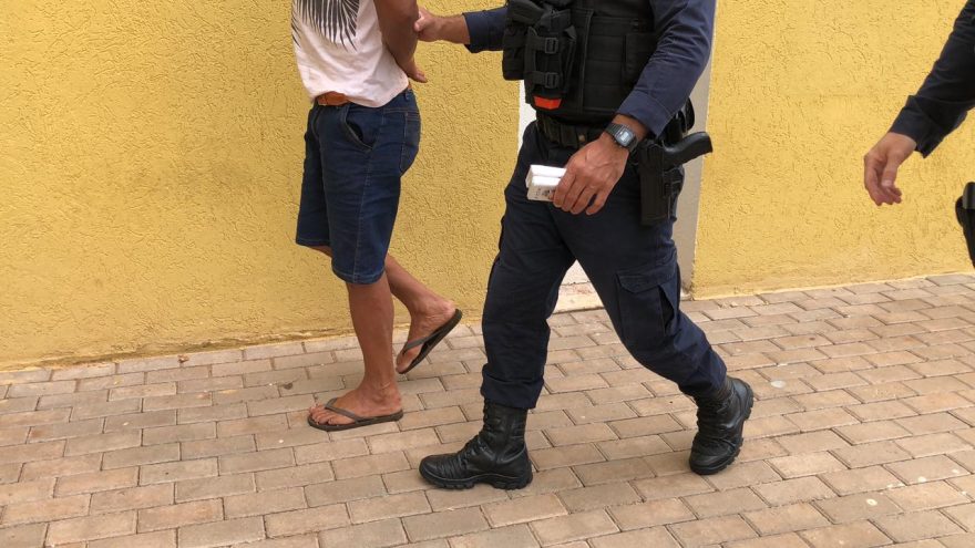 Homem de 53 anos é preso por desobedecer medida protetiva da mãe
