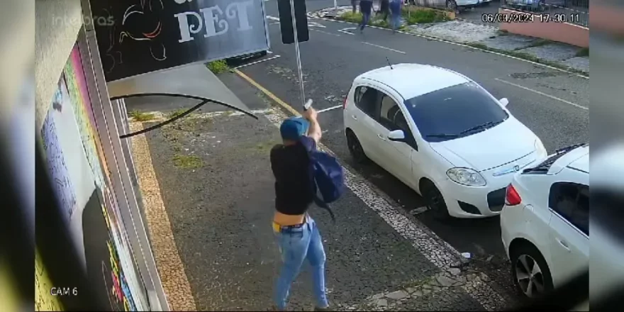 Vídeo mostra assaltante correndo e atirando no Centro de Ponta Grossa