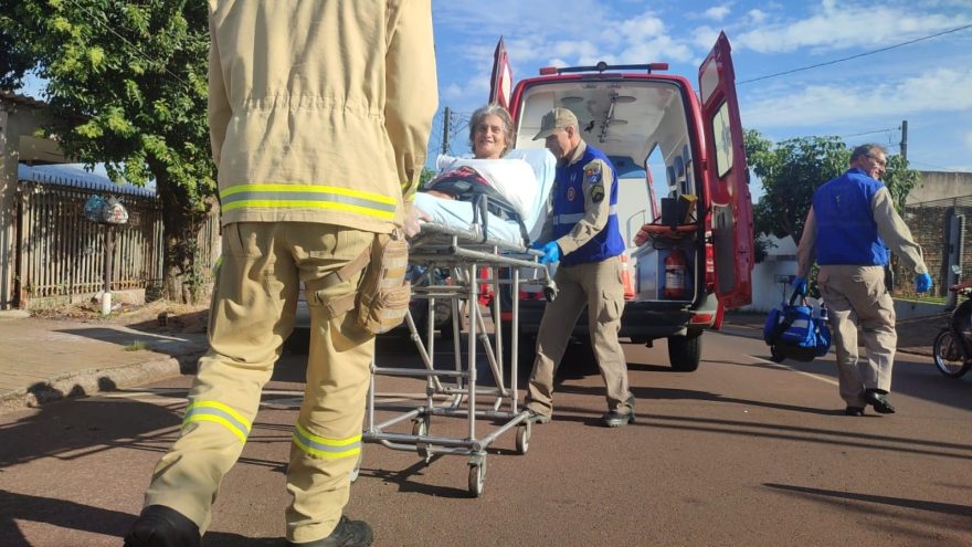 Idosa de 66 anos é socorrida após sofrer queda em residência no Cascavel Velho