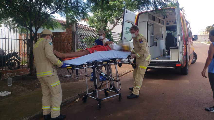 Adolescente de 16 anos fica ferido ao cair de garupa de motocicleta