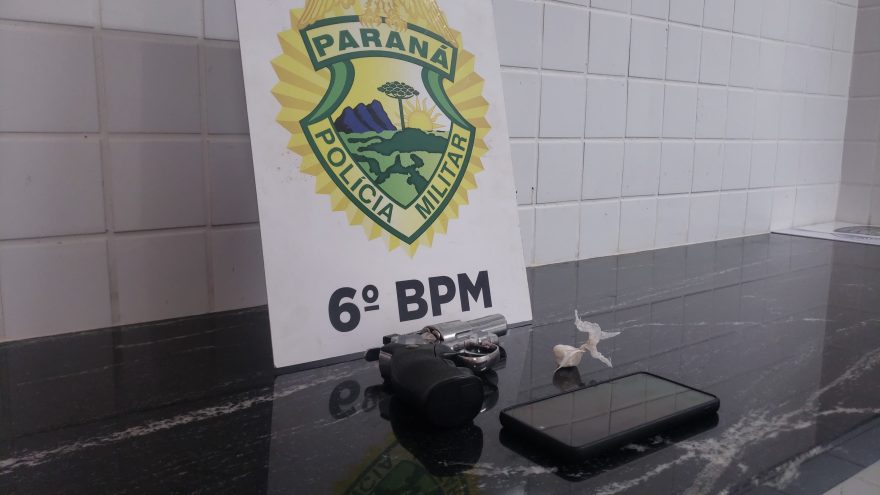 Adolescente é apreendido no Veneza com simulacro de arma de fogo, cocaína e celular furtado