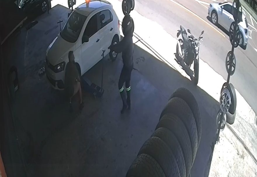 Proprietário de borracharia é vítima de homicídio; PC divulga imagens e pede ajuda para identificar suspeito