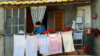 Empreendedoras gastam 3 vezes mais tempo que homens em serviço de casa