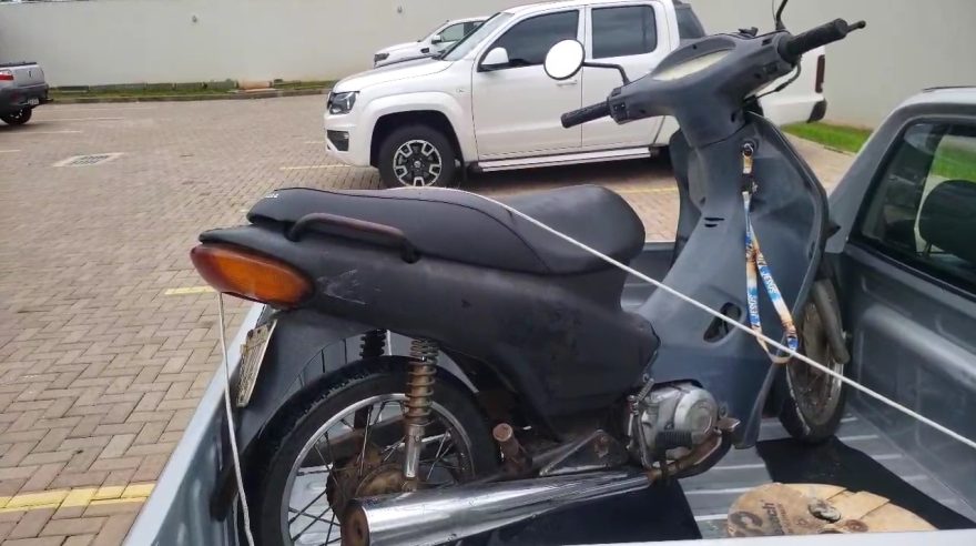 Mulher compra moto por R$ 2,8 mil e acaba detida por receptação